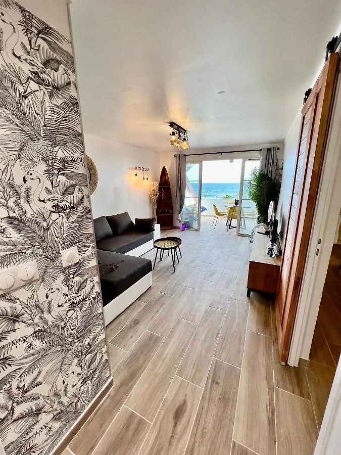 Ti kaz COCO DOUCEUW PIERRE ET VACANCES sea view Sainte-Anne  Appartement